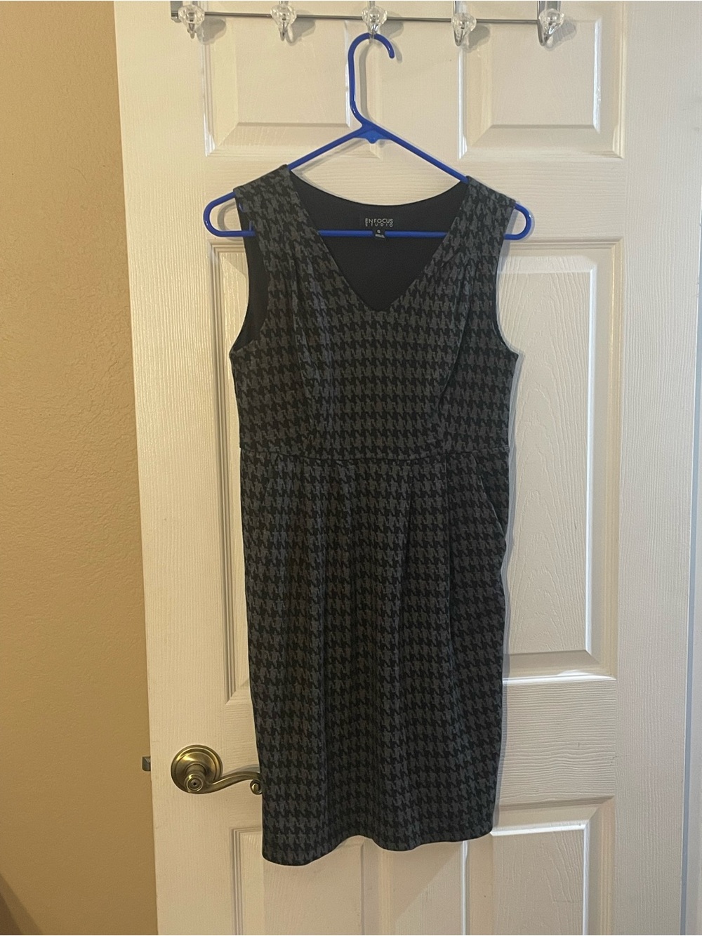 Studio I Black and Gray Houndstooth Midi Dress